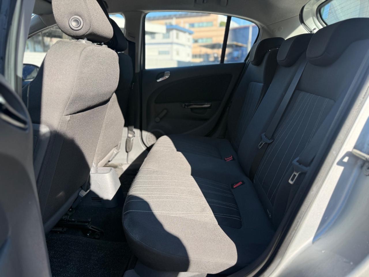 Opel Corsa 1.2 benzina 5 porte con soli 27.000 km 1 pro