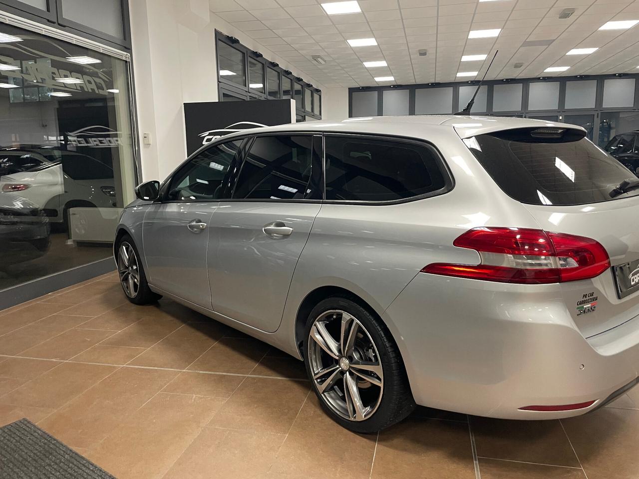 Peugeot 308 BlueHDi 120 S&S EAT6 SW Allure