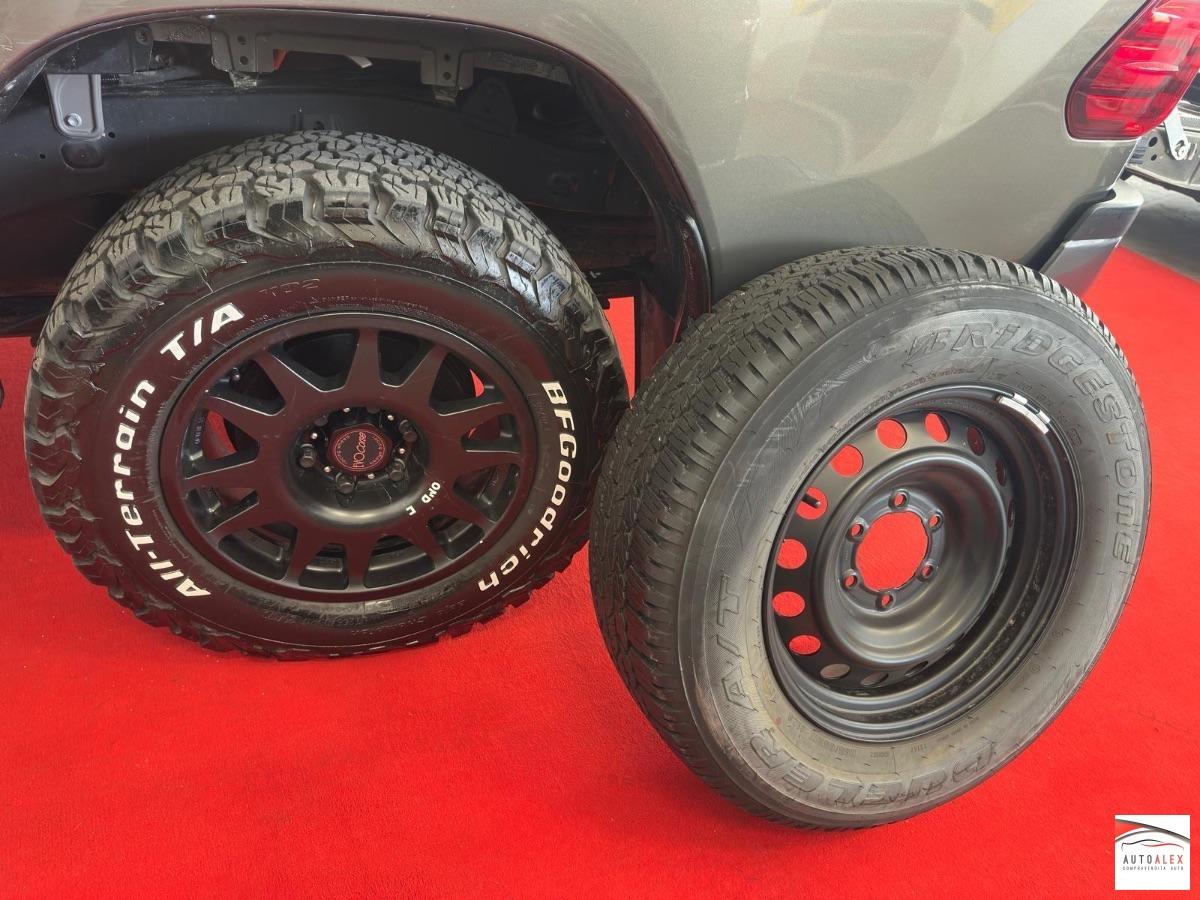 TOYOTA Hilux 2.4 d-4d C&C 4x4 Comfort GANCIO TRAINO