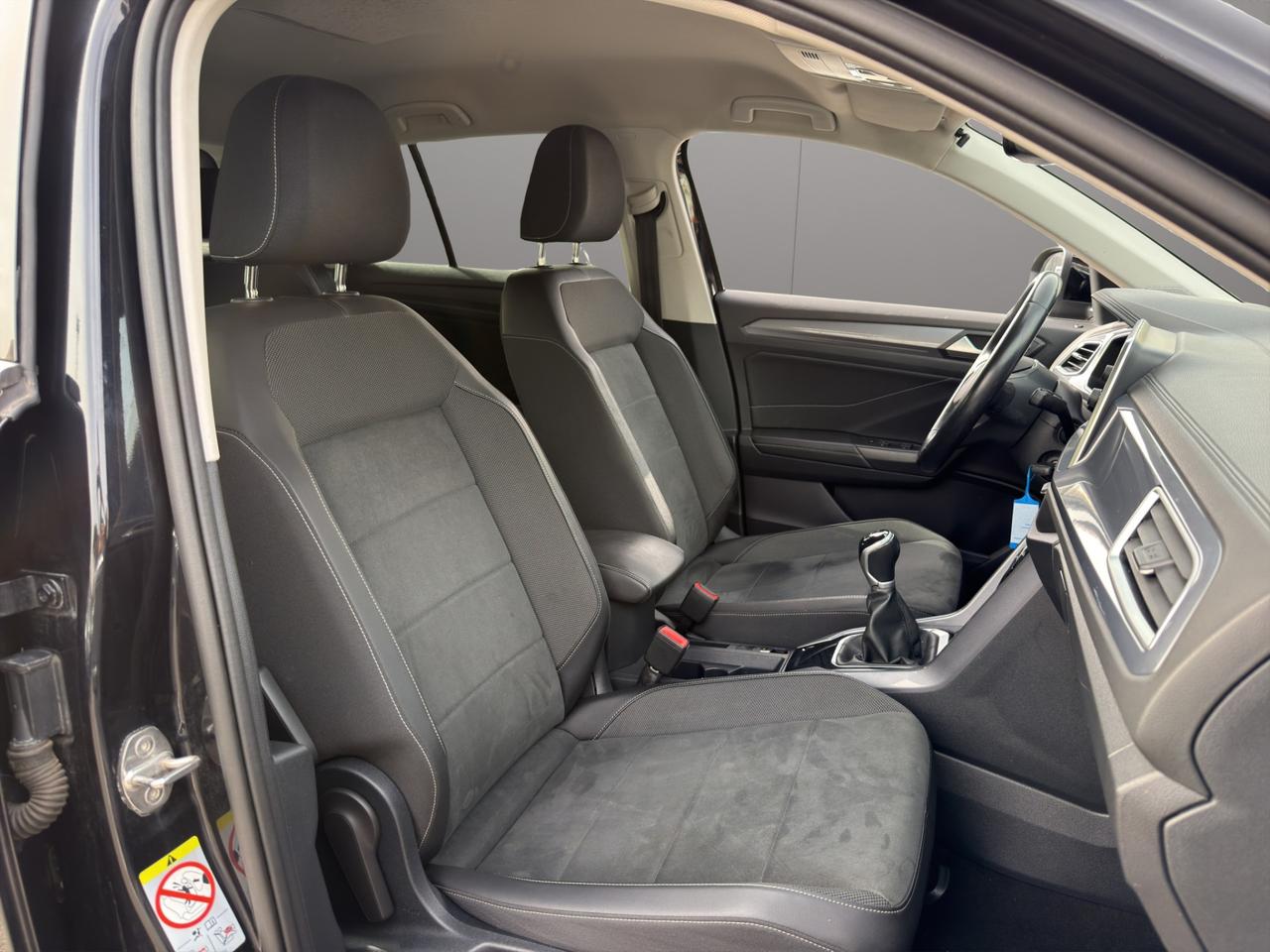 Volkswagen T-Roc 1.0 tsi STYLE 110cv - Unipro - Promo Finanziamento - Garanzia - Virtual Cockpit - Schermo - Sensori