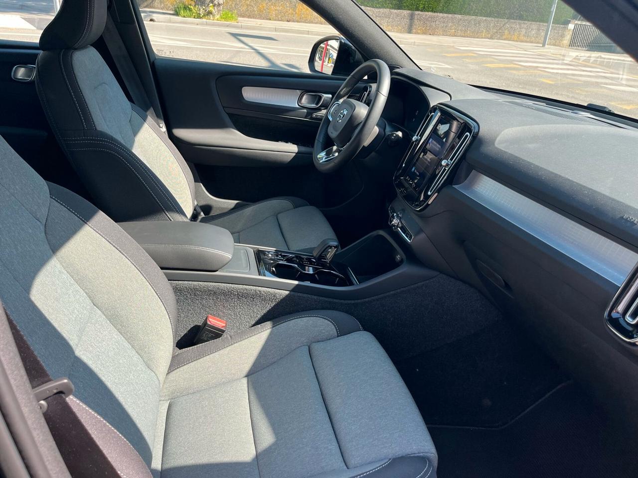 Volvo XC40 B4 AWD automatico Ultimate Dark