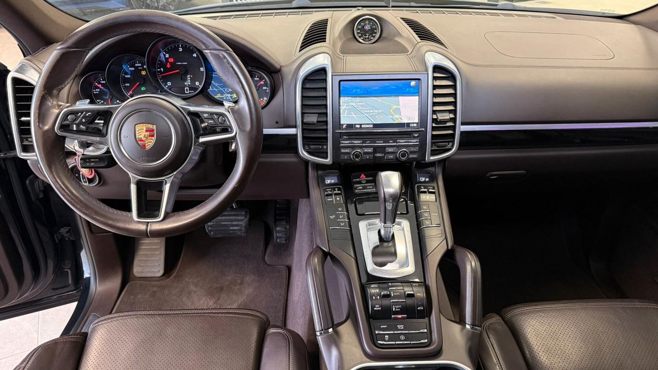 PORSCHE CAYENNE 3.0 DIESEL 2016 PLATINUM EDITION
