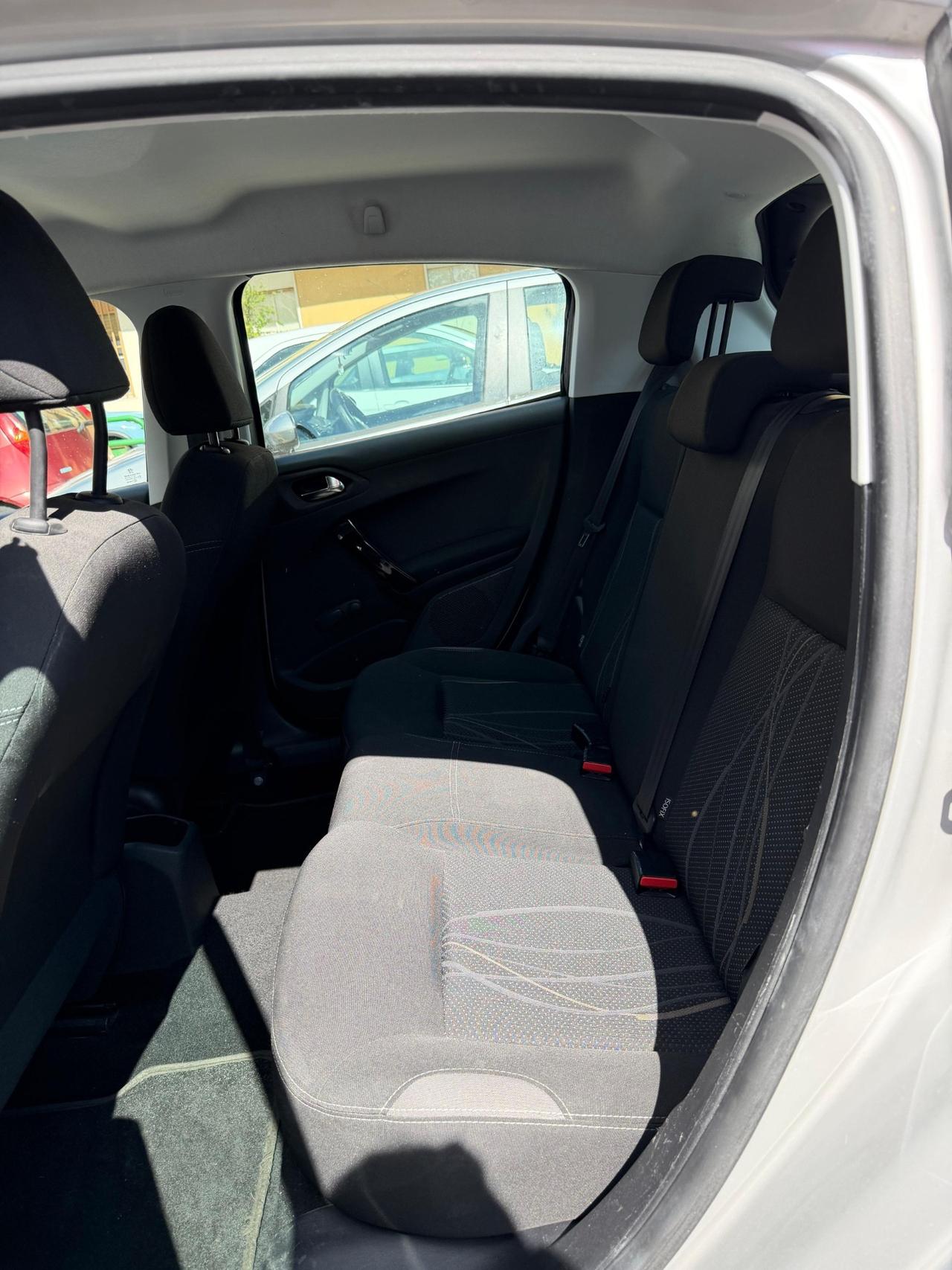 Peugeot 208 PureTech 82 5 porte Allure unico proprietario