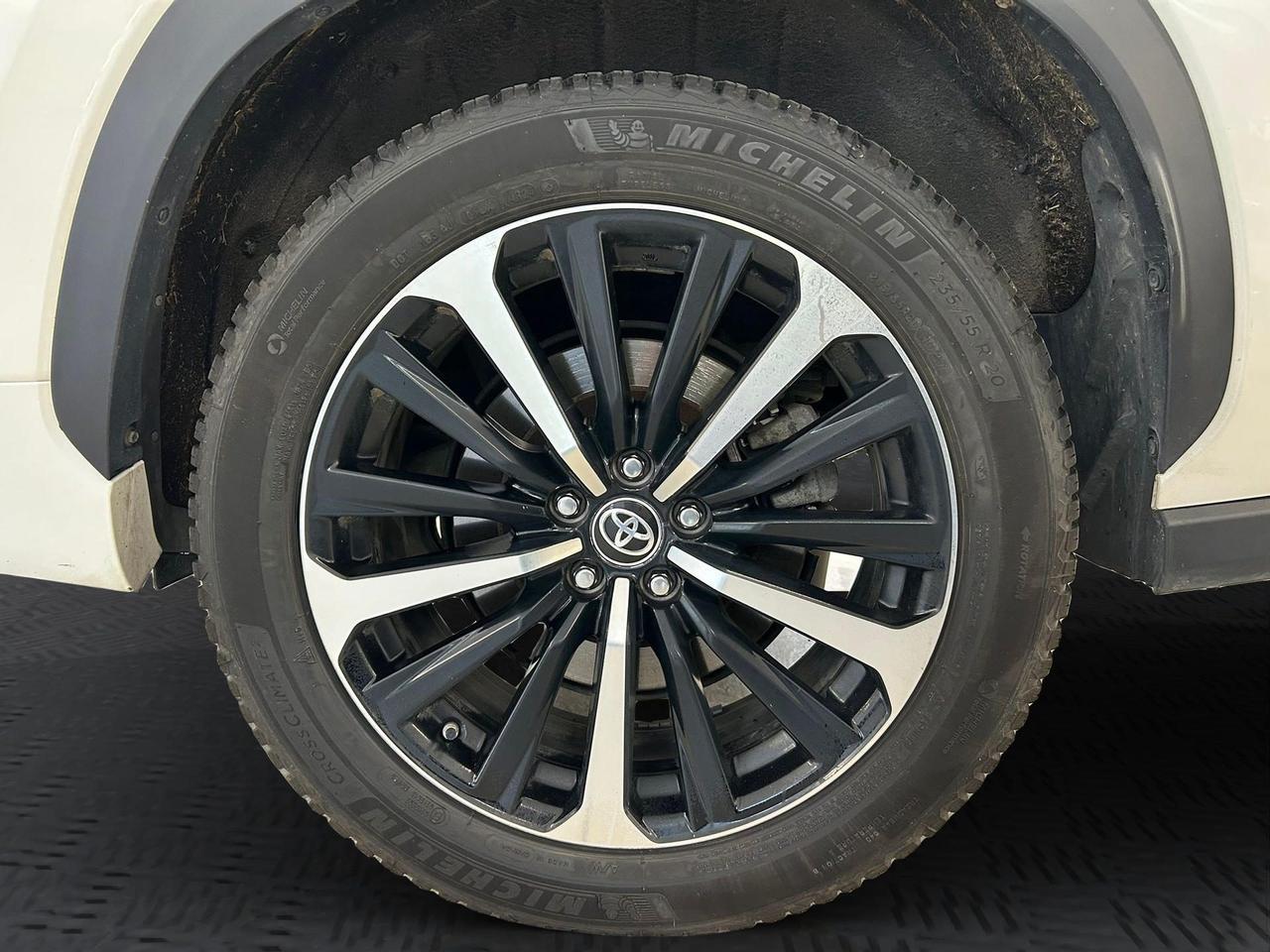 Toyota Highlander 2.5h Executive e-cvt