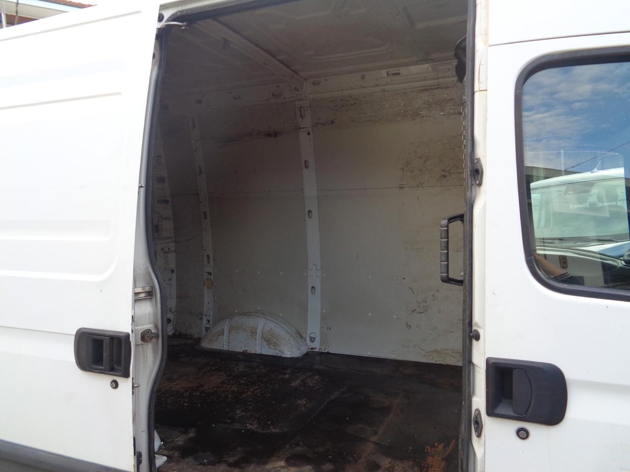 Iveco Daily 35S12P 2.3 Hpi PL Cabinato