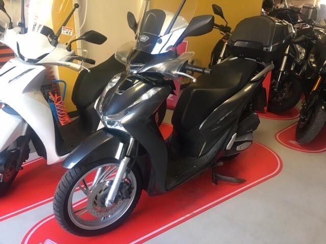 Honda SH 150 ABS + TCS