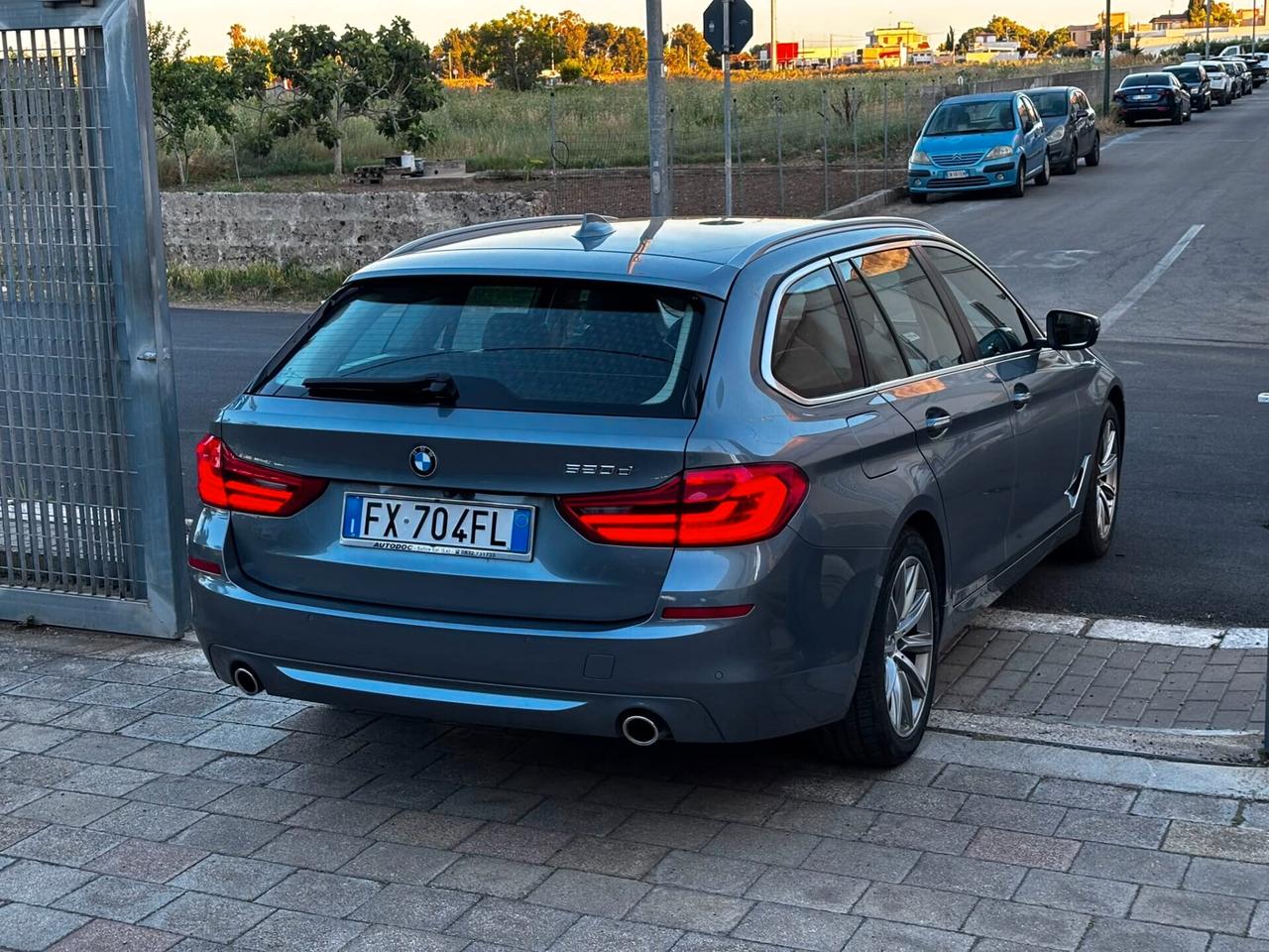 Bmw 520d Touring Luxury Led ambient - 2019