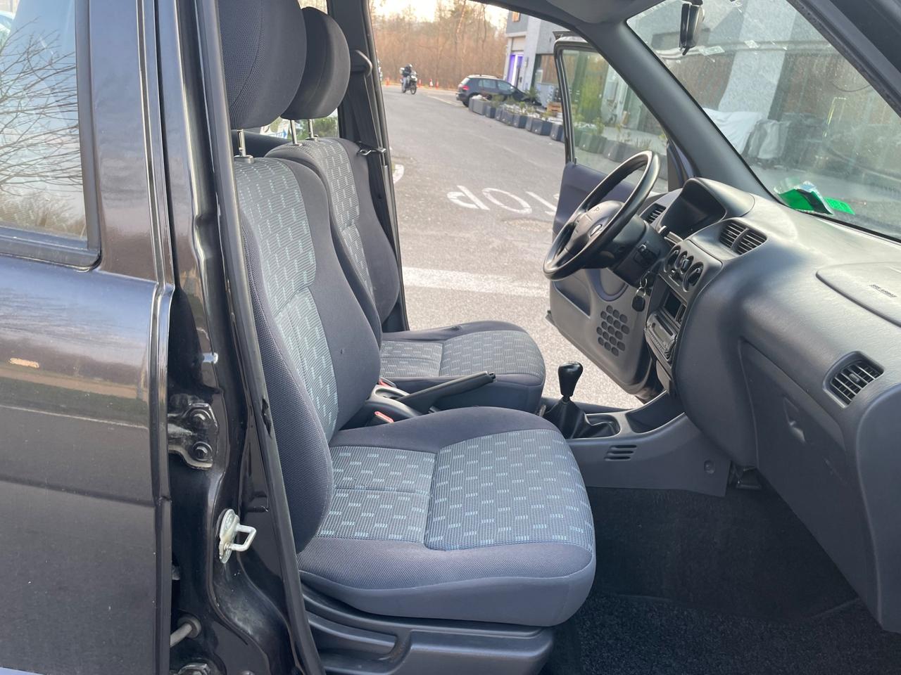 Daihatsu Terios 1.3i 16V cat 4WD*Neopatentati*