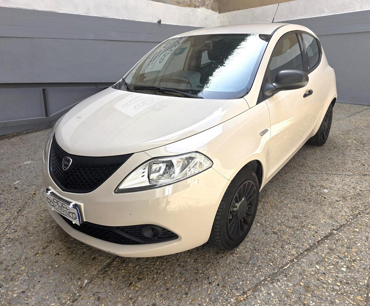 LANCIA YPSILON 1.2 - ADATTA A NEOPATENTATI