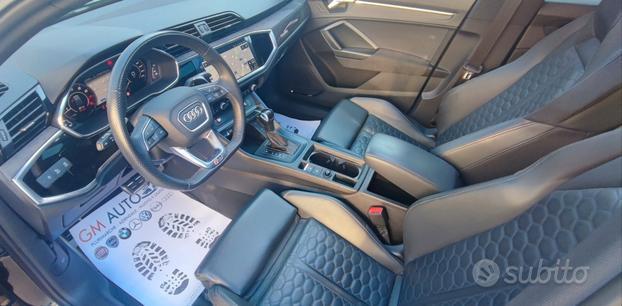 Audi Q3 RSQ3 SPB con tetto apribile italiana 2023
