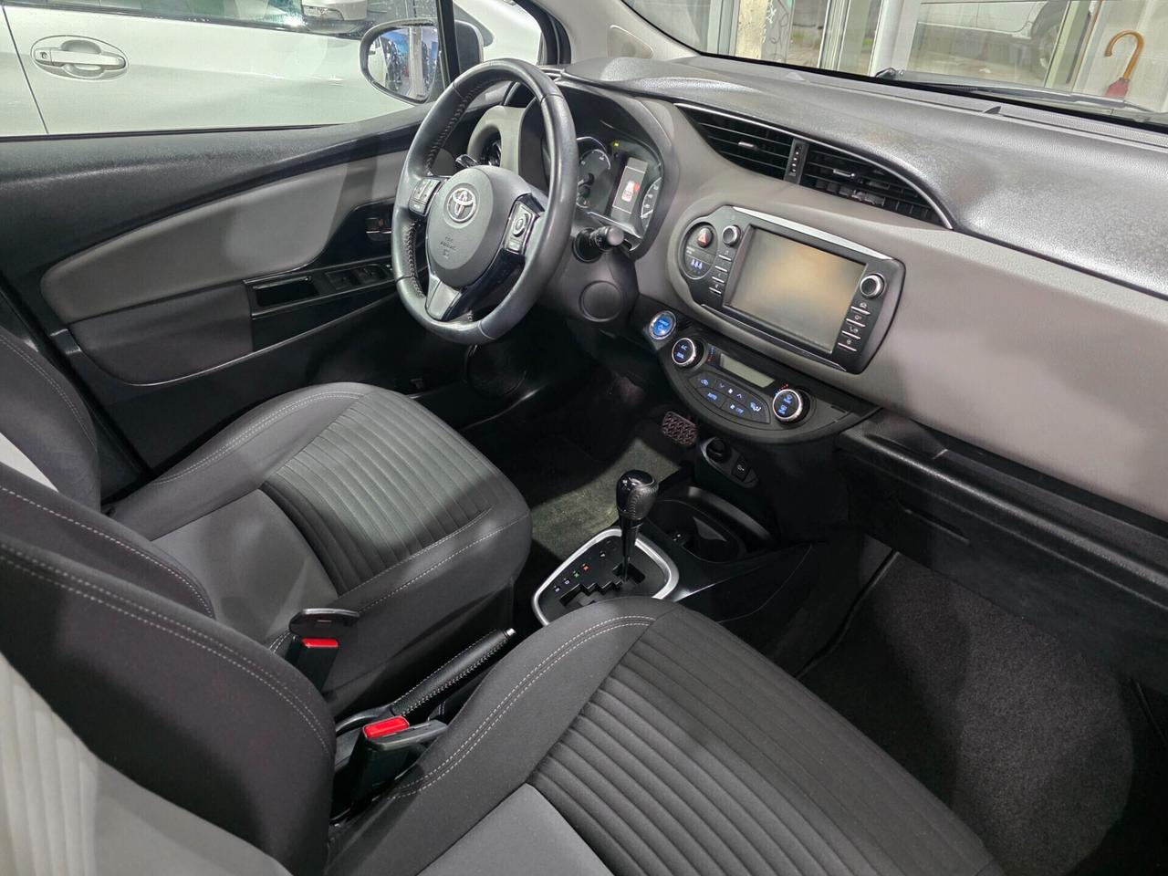 Toyota Yaris 1.5 Hybrid 73cv 1 PROPRIETARIO 2017