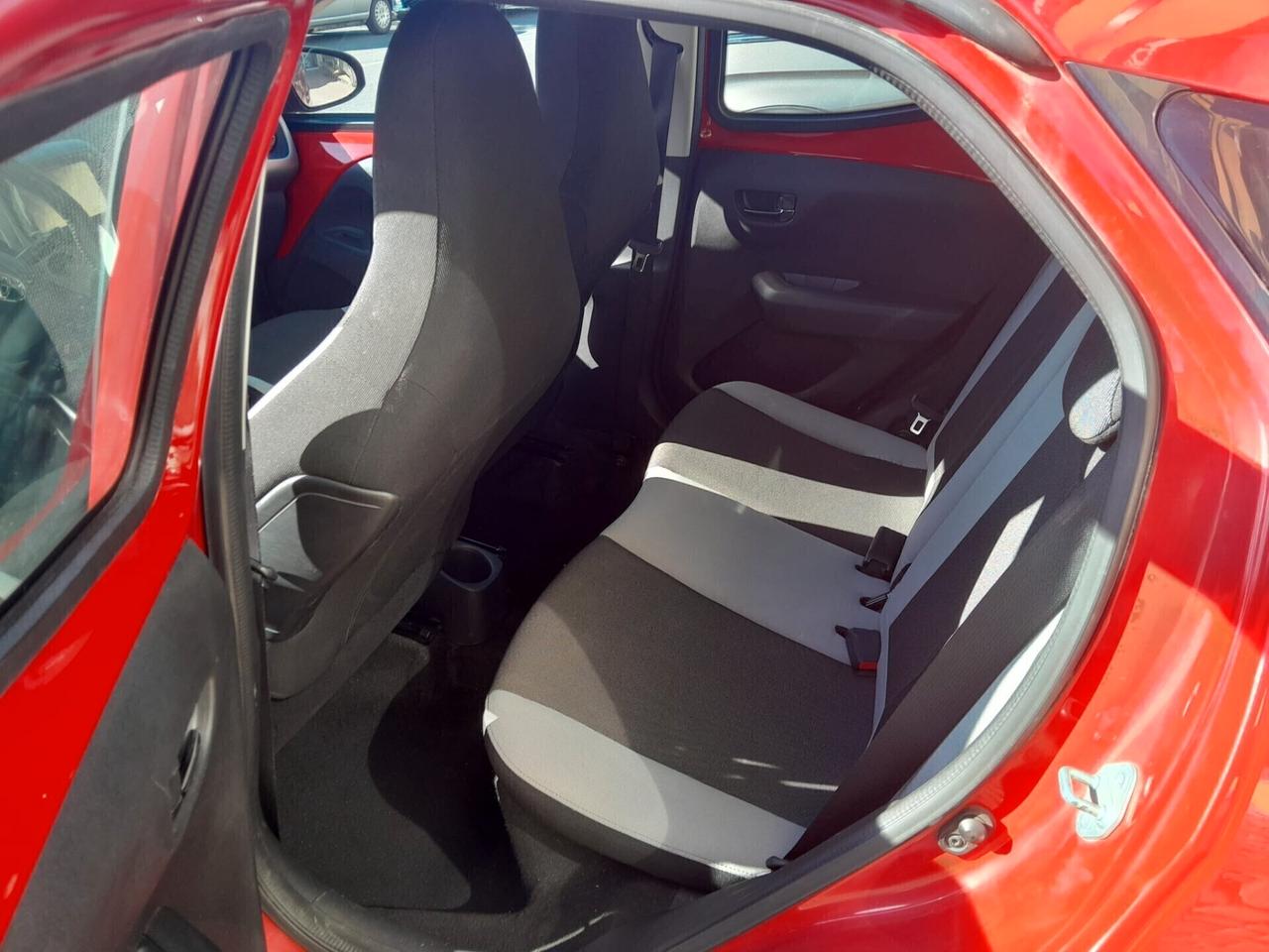 Toyota Aygo 1.0 VVT-i 69 CV 5 porte x-cite