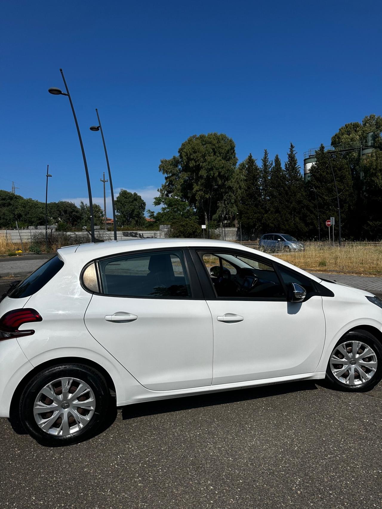 Peugeot 208 BlueHDi 100 5 porte Allure