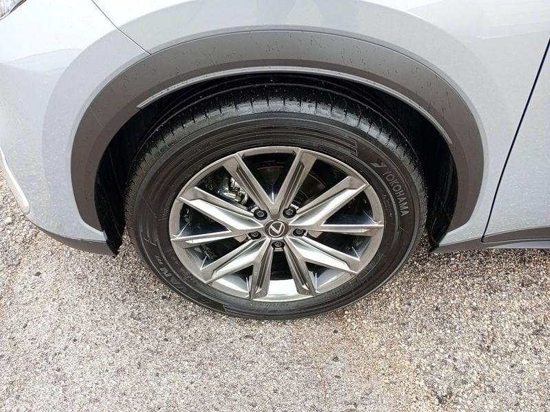 Lexus LBX 1.5 hybrid Relax 2wd