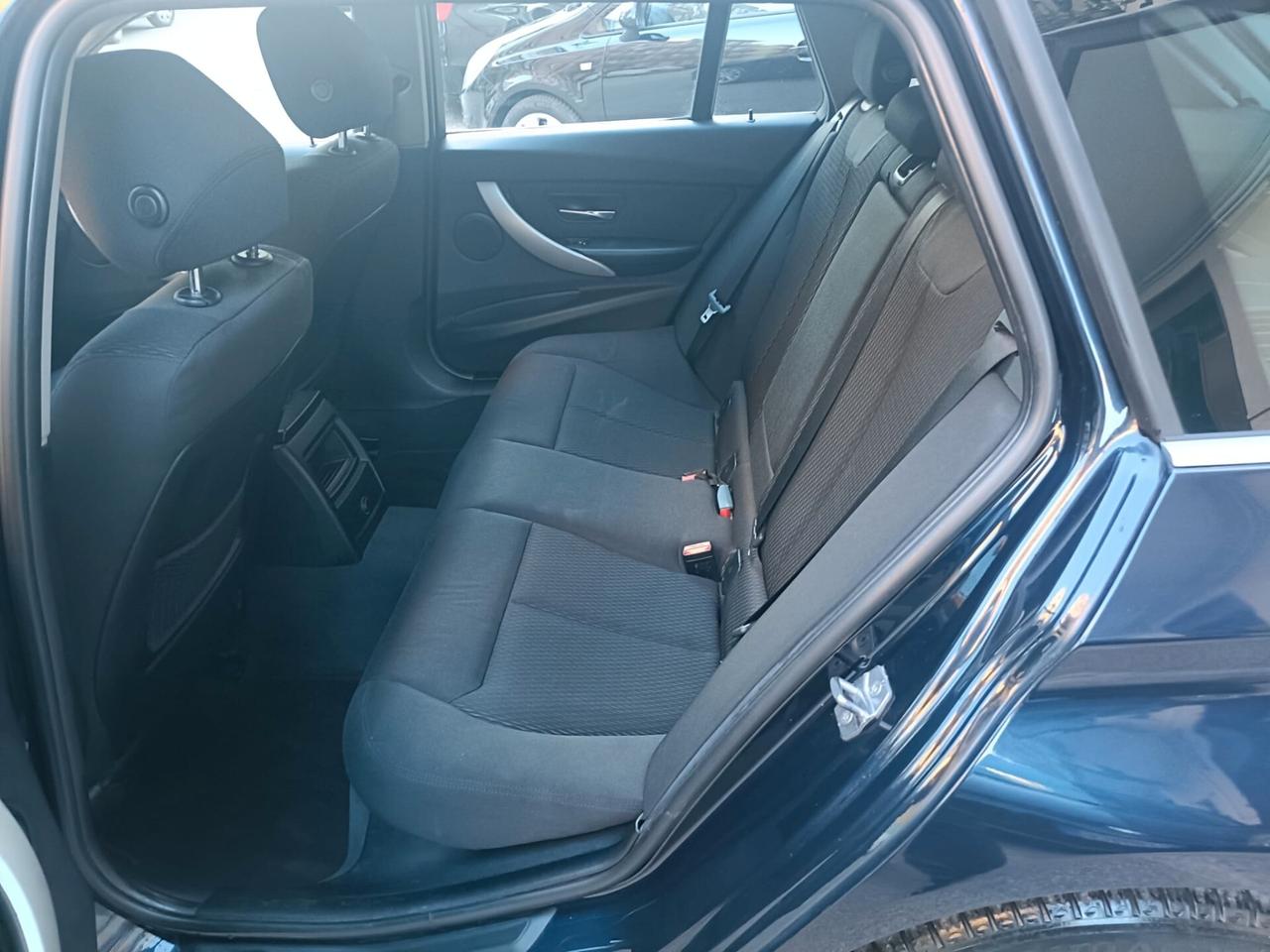 Bmw 320 320d Efficient Dynamics Touring Business Advantage aut.