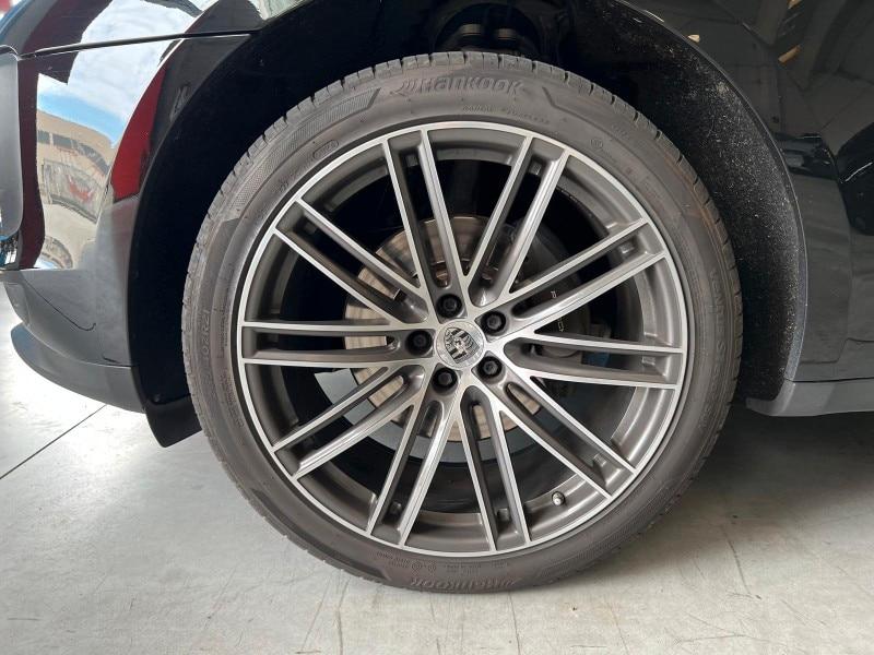PORSCHE Macan 2.0
