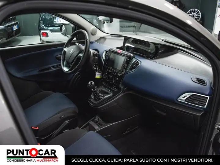 Lancia Ypsilon 1.0 FireFly 5 porte S&S Hybrid Platino
