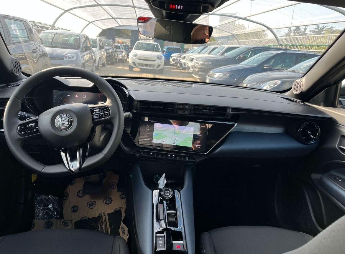 Alfa Romeo Junior 1.2 136 CV HYBRID eDCT6 AUTO A NOLEGGIO