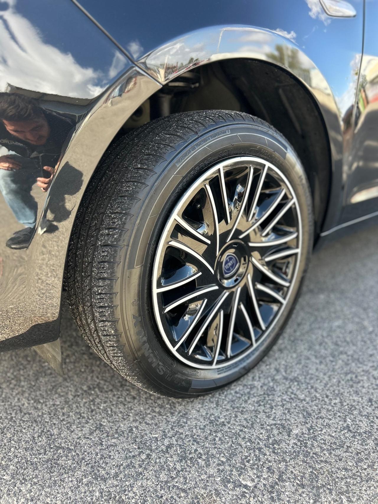 Lancia Ypsilon 1.2 Platinum