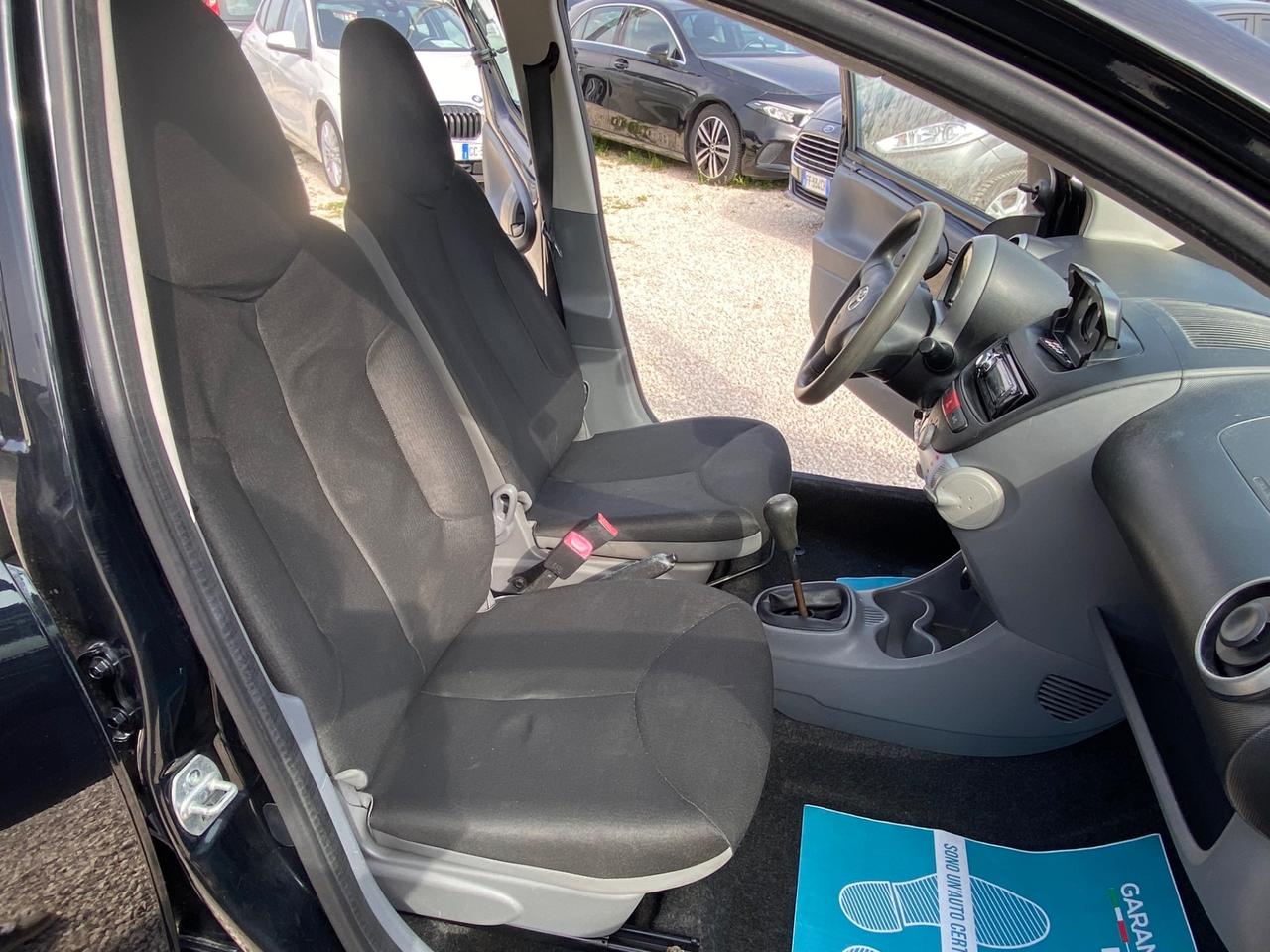 Toyota Aygo 1.0 12V VVT-i 5 porte Sol UNICO PROPIETARIO NEOPATENTATI GARANZIA 12 MESI