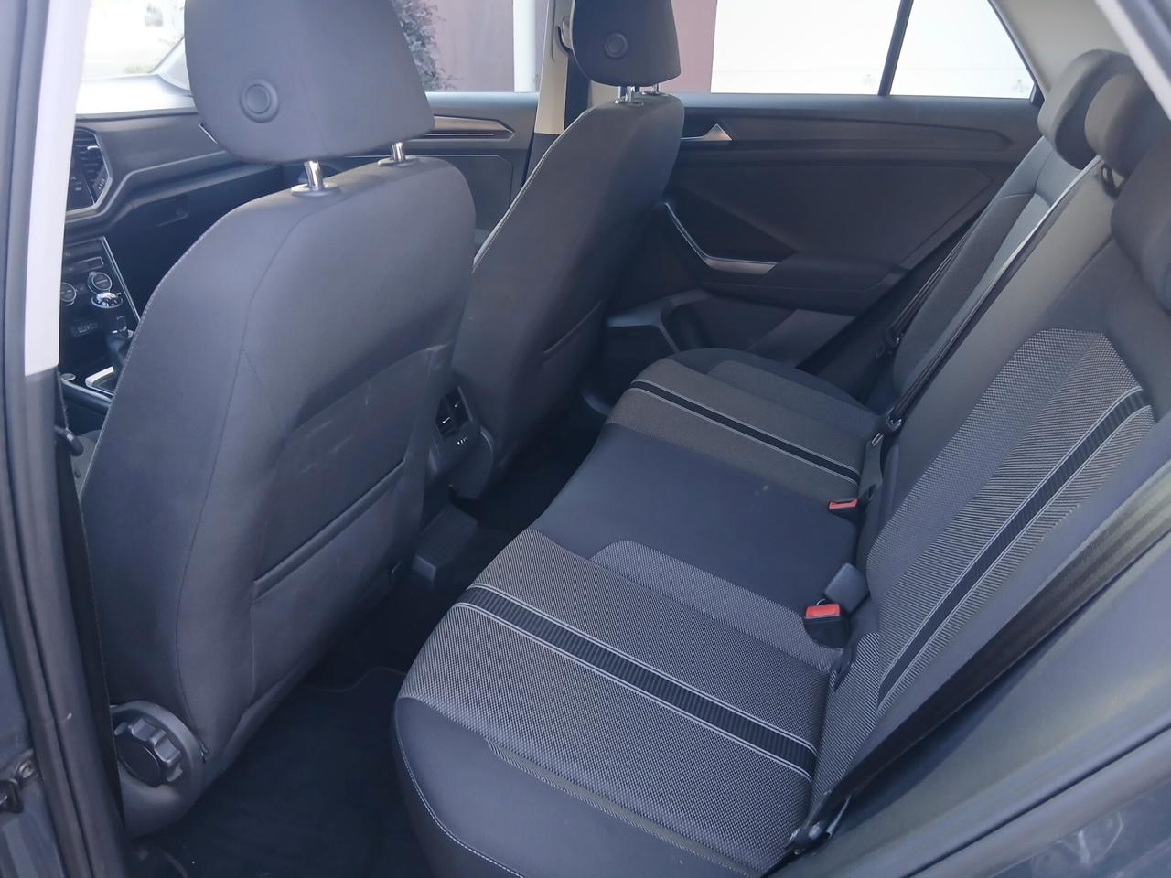 Volkswagen T-Roc 1.0 TSI 115 CV Style teck pack+doppi cerchi tua a € 199 mese