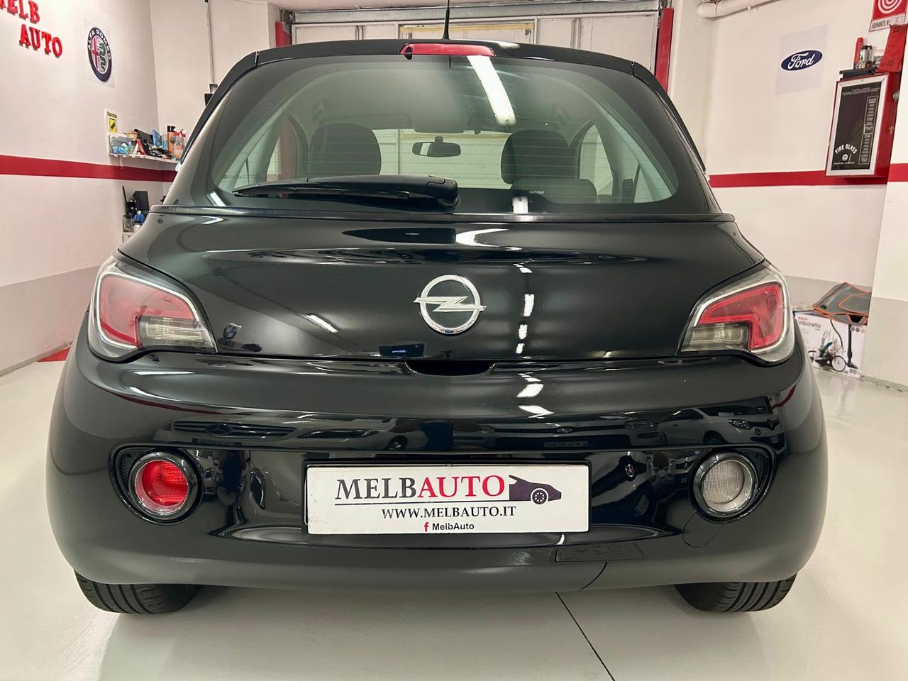 Opel Adam 1.2 70 CV White/Black Link