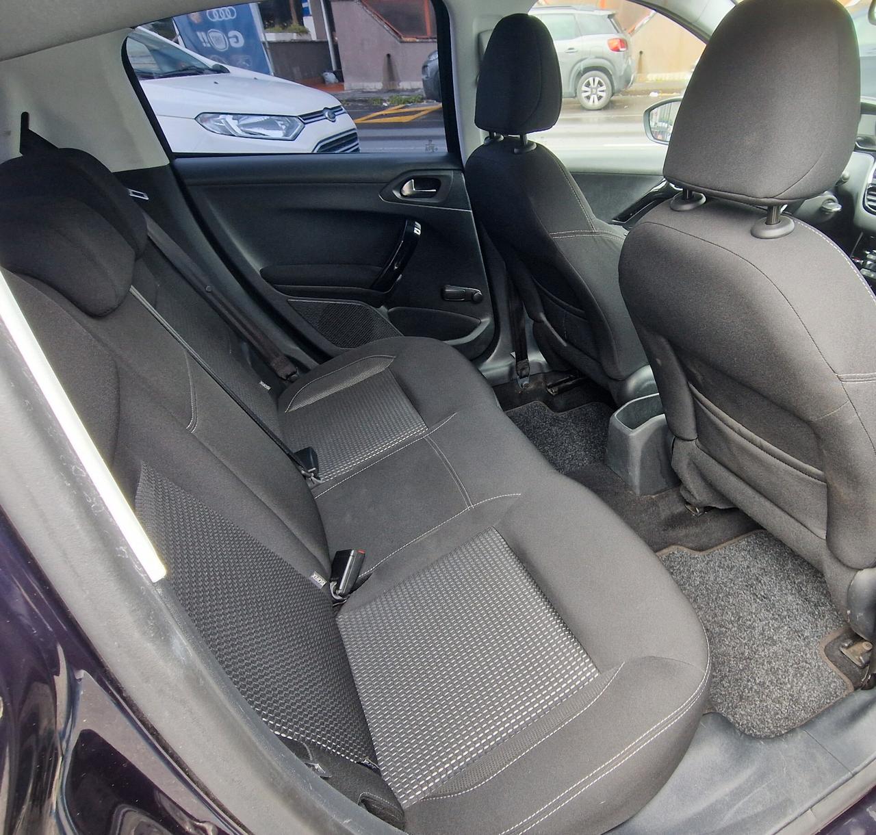 Peugeot 208 BlueHDi 100 5 porte Allure