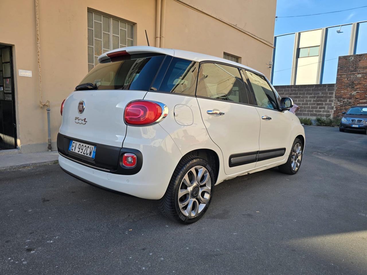 Fiat 500L 1.3 Multijet 85 CV Dualogic Lounge tetto panoramico cambio automatico