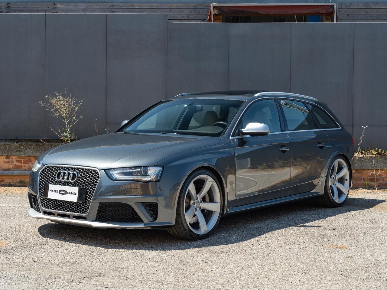 Audi A4 RS 4 Avant 4.2 V8 FSI quattro S tronic