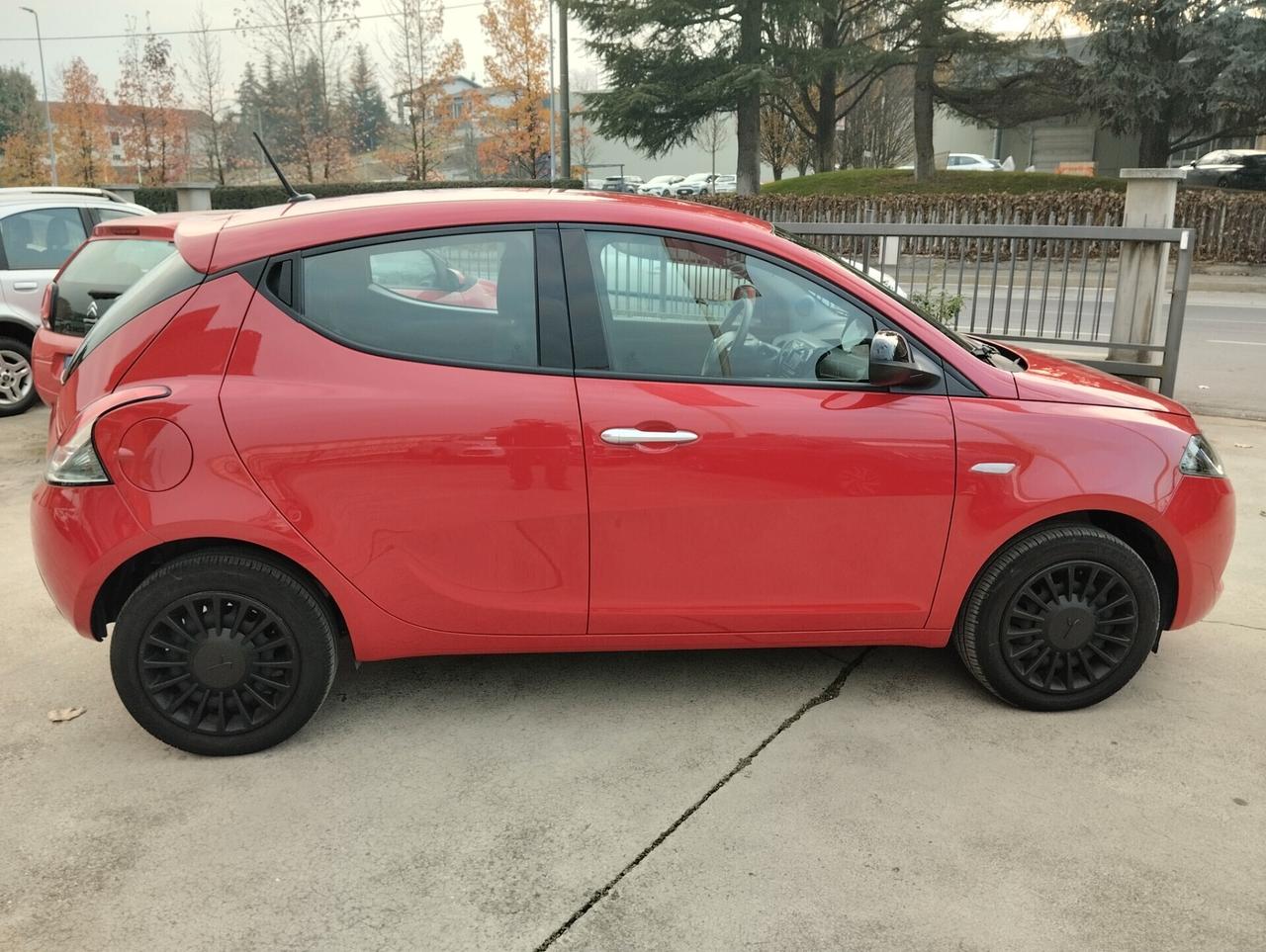 Lancia Ypsilon 1.2 69 CV 5 porte GPL Silver