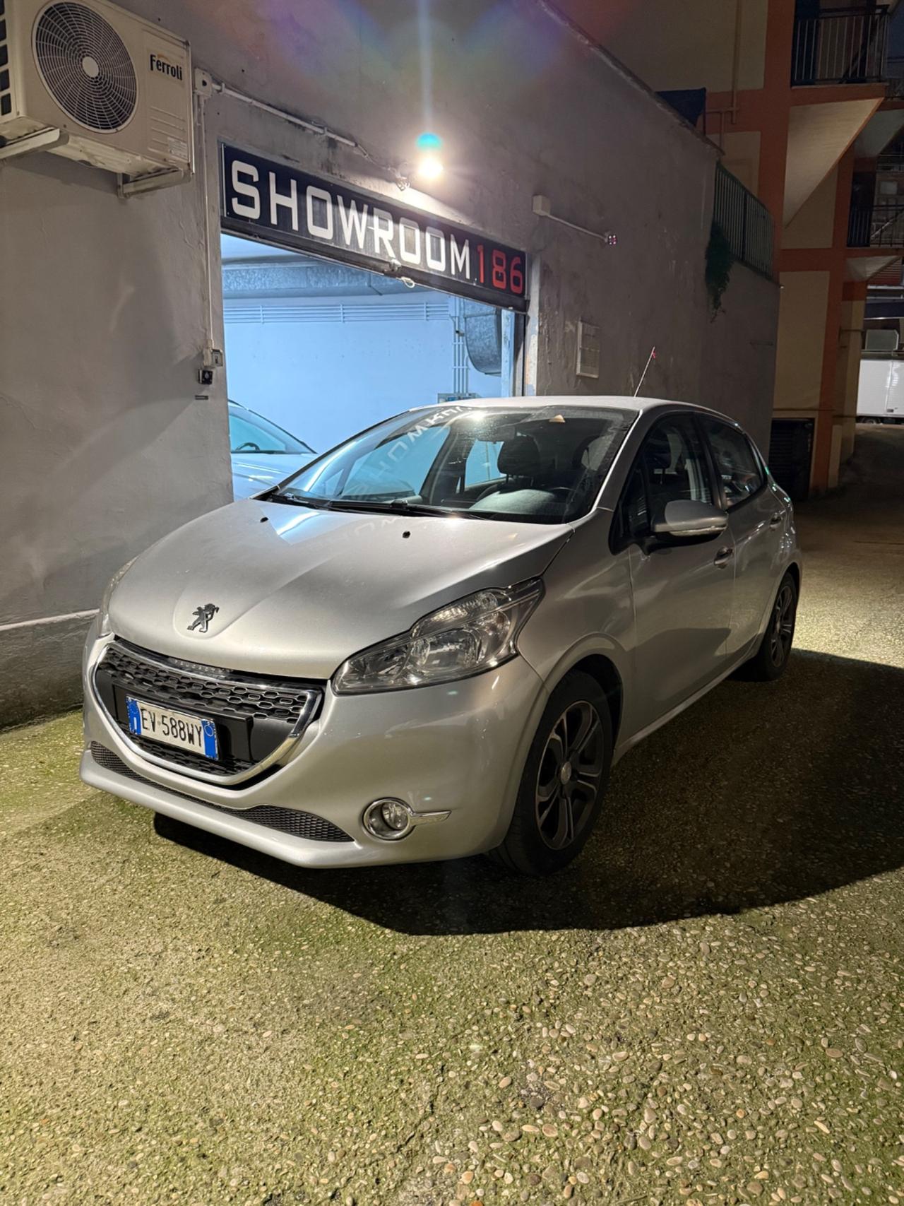 Peugeot 208 PureTech 82 5 porte Allure