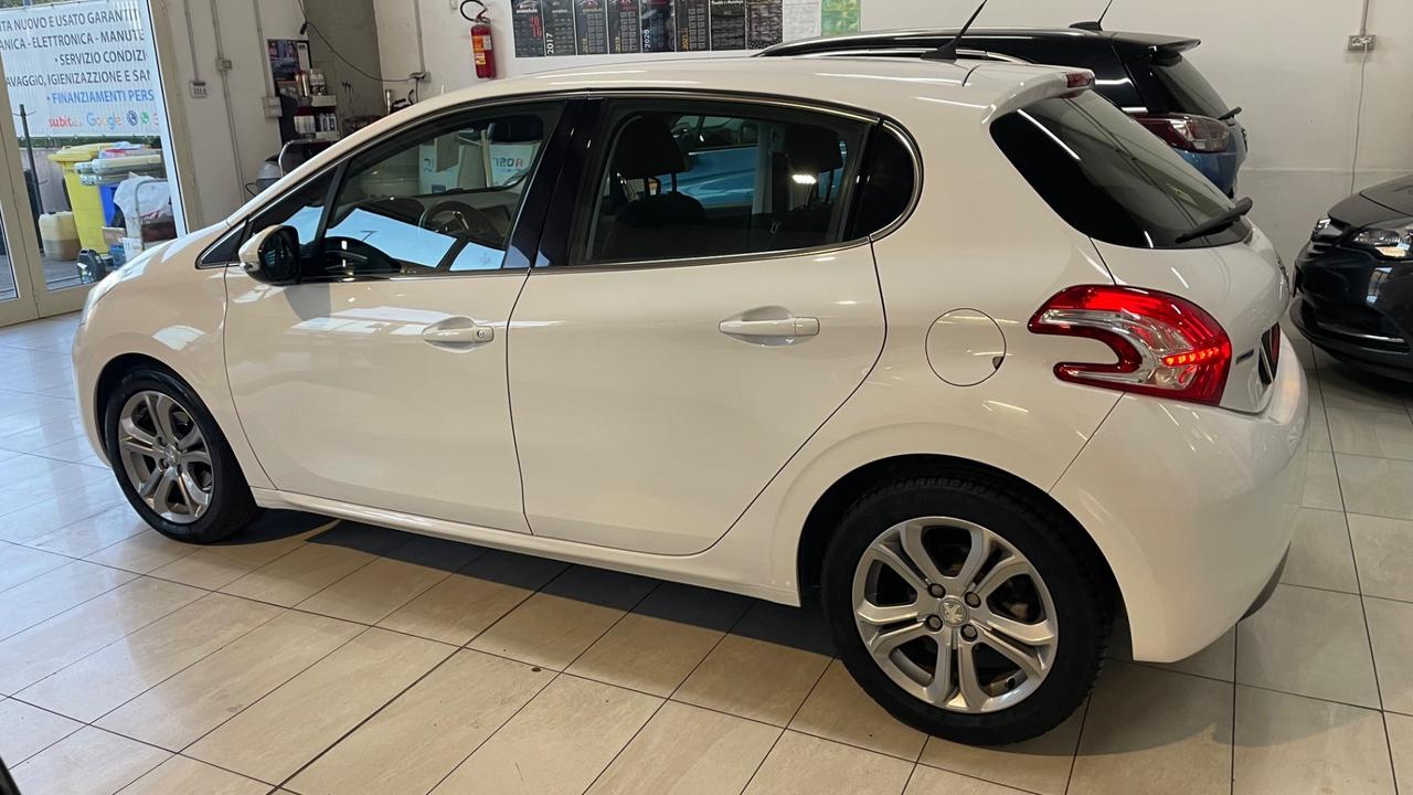 Peugeot 208 BlueHDi 120 S&S 5 porte Allure