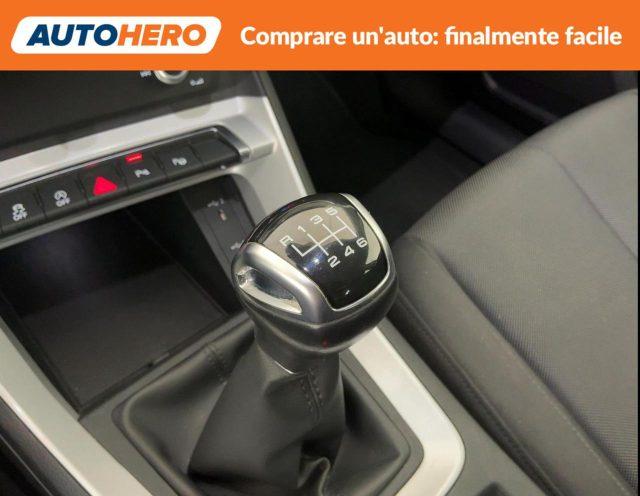 AUDI Q3 35 TFSI Business Advanced