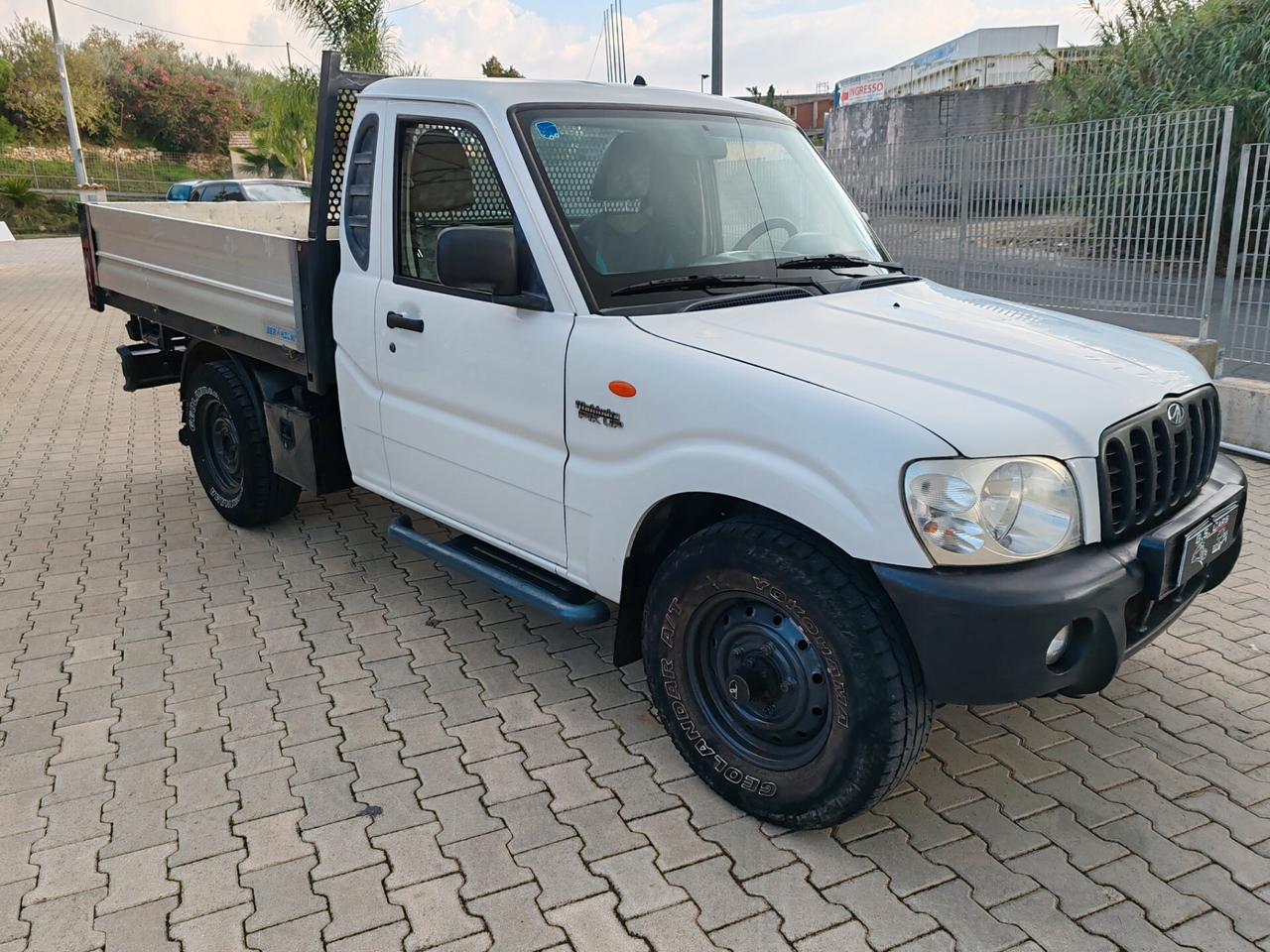 Mahindra Bolero Pk RIBALTABILE TRILAT