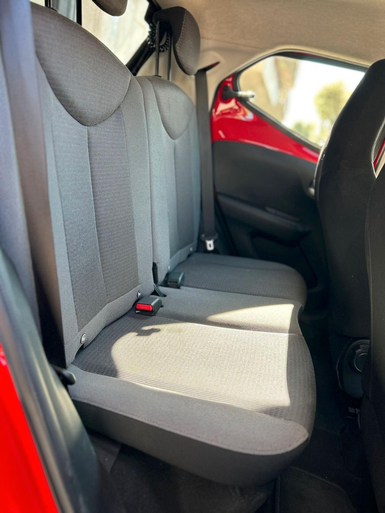 Toyota Aygo Connect 1.0 VVT-i 72 CV 5 porte x-clusiv