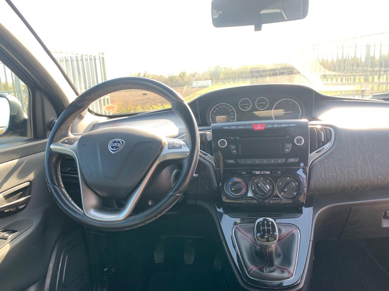 Lancia Ypsilon 1.3 Multijet 95cv 5p - 2013