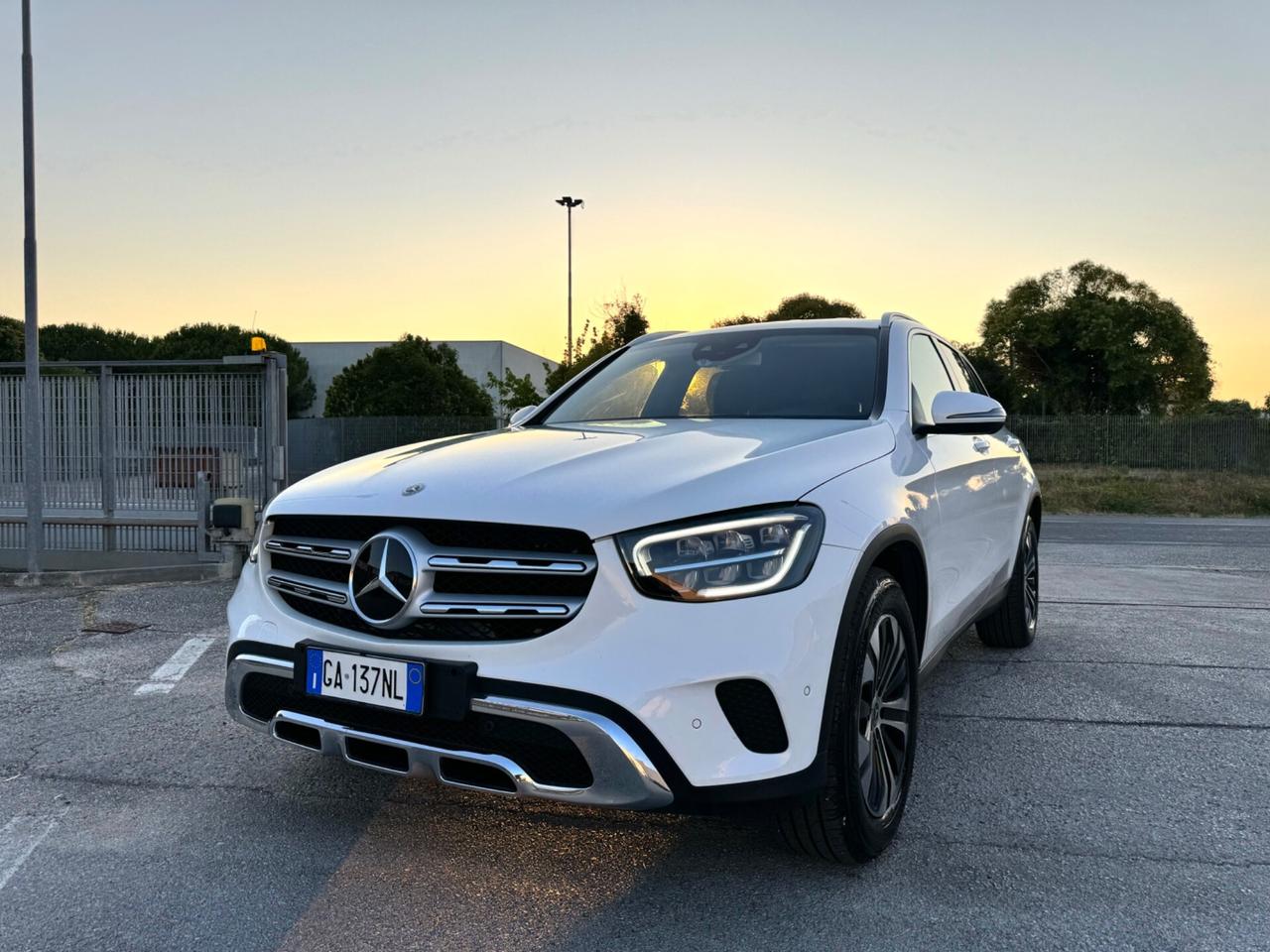 MERCEDES GLC 200D Sport 4Matic - Led Navi