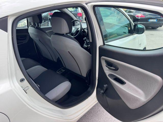 LANCIA Ypsilon 0.9 TwinAir 85 CV 5 porte Metano Ecochic Silver