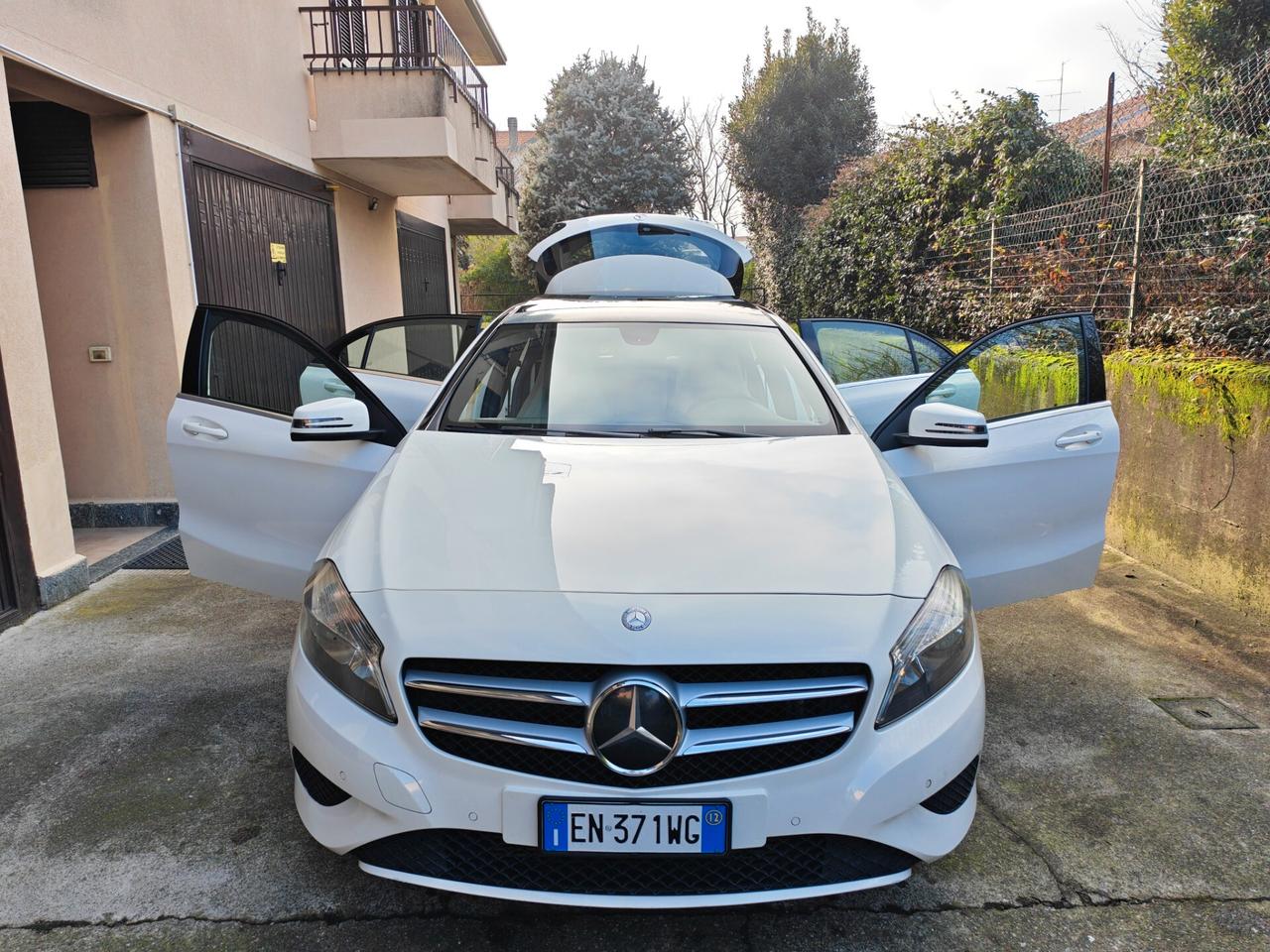 Mercedes-Benz A180 1.6 BENZINA 122cv / TETTO