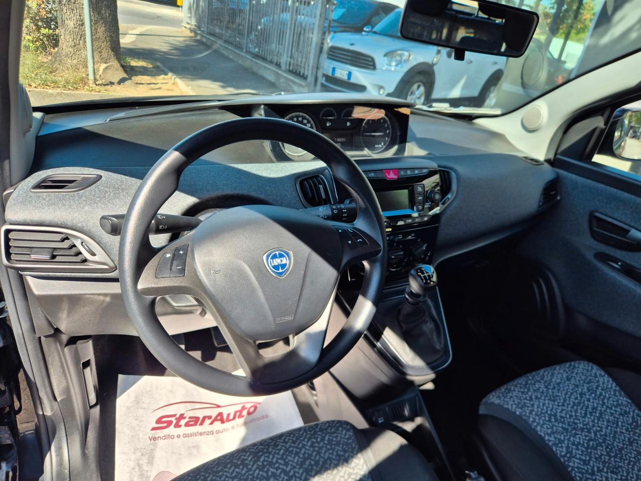 Lancia Ypsilon 1.0 FireFly 5 porte S&S Hybrid Ecochic Silver