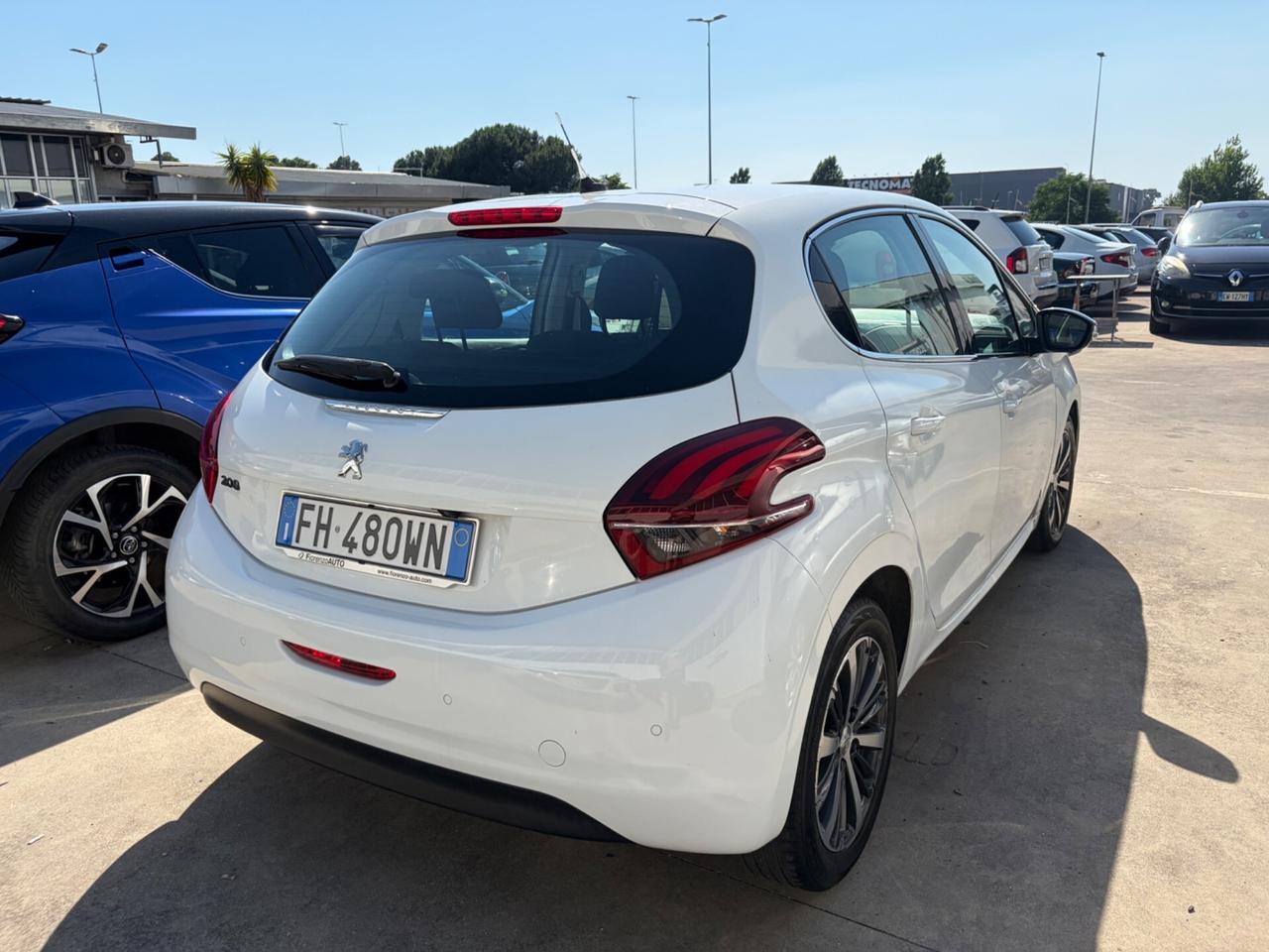 Peugeot 208 BlueHDi 1.6 5 porte Allure