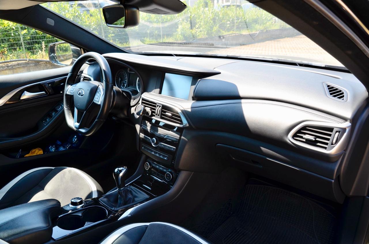 INFINITI Q30 1.5d SPORT 109cv, UNICO UTILIZZATORE, SERVICE CON FATTURE, EURO 6B, TETTO, HI-FI BOSE, 19", PERMUTE