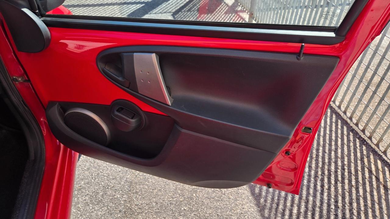 Toyota Aygo 1.0 12V VVT-i 5 porte Lounge Connect