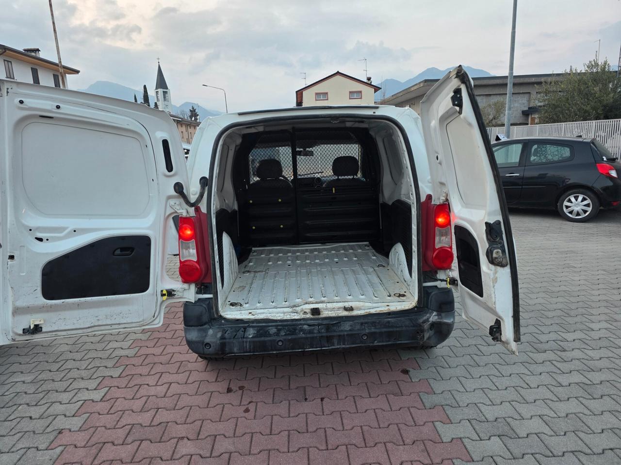 Peugeot Partner 1.6 HDi 90cv vista provata piaciuto