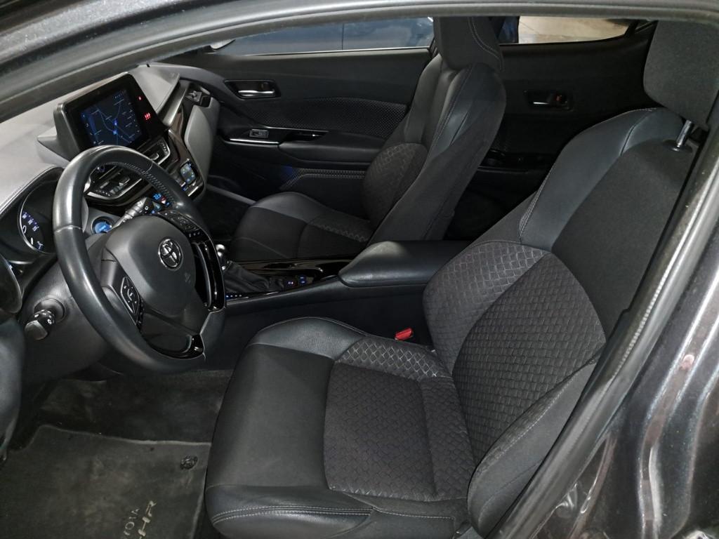 TOYOTA C-HR (2016-2023) - C-HR 2.0 Hybrid E-CVT Trend
