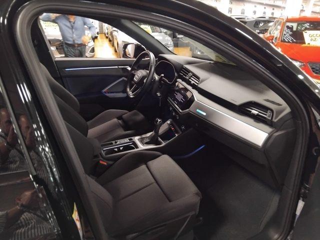 AUDI Q3 35 TDI S tr.Identity Black 20" FULL