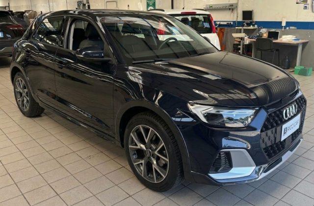 AUDI A1 citycarver 30 TFSI Identity Contrast