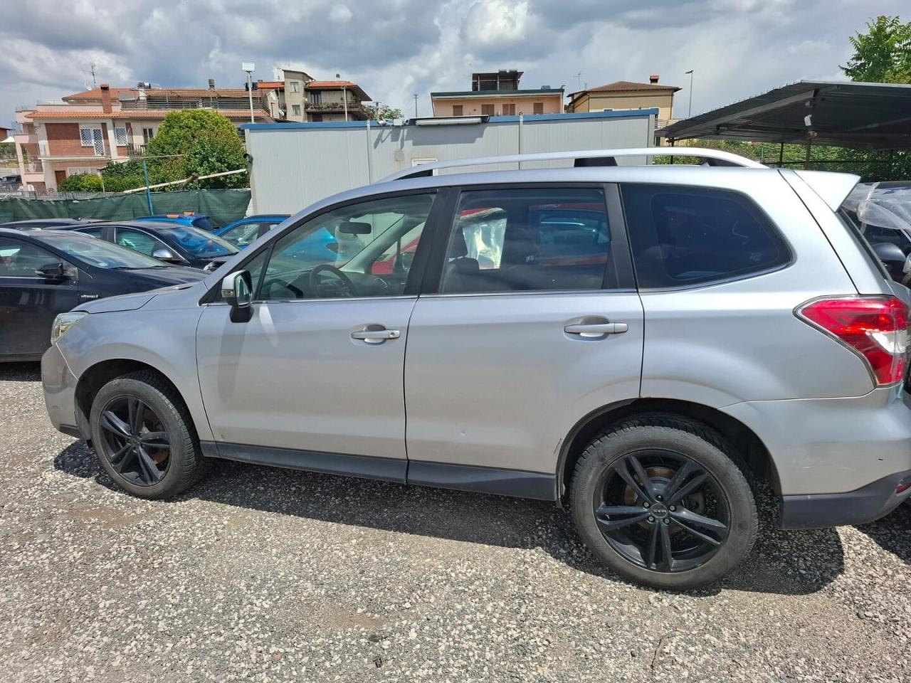 SUBARU FORESTER NO SINISTRATA MOTORE DA RIVEDERE