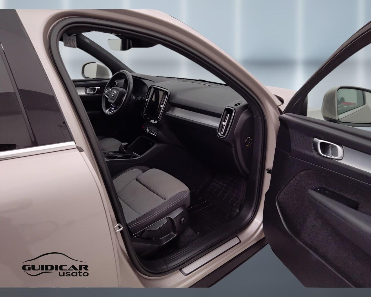 VOLVO XC40 2023 - XC40 1.5 t5 recharge phev Core auto