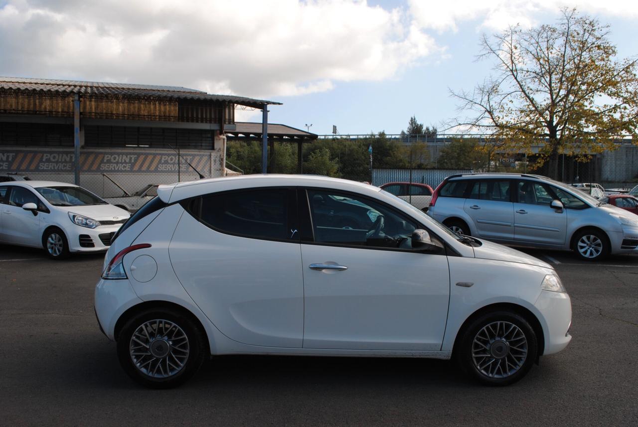 LANCIA YPSILON 1.3 MJT 95 CV OK NEOPATENTATI